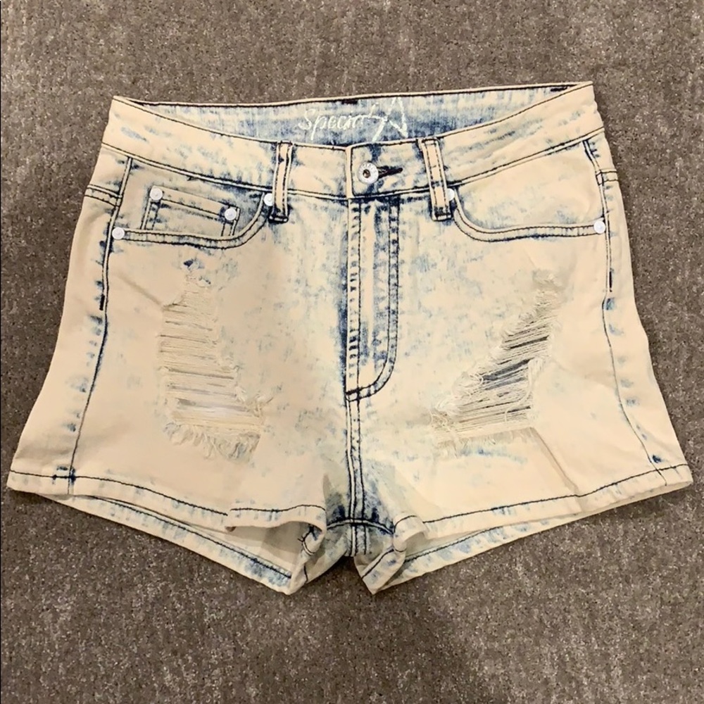 High-waisted Jean shorts